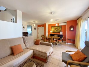 TV - PB 01 - Beachfront holiday home in Vera Playa (Vera playa)