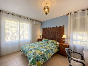 4 slaapkamers, een strijkplank/strijkijzer, gratis wifi, beddengoed