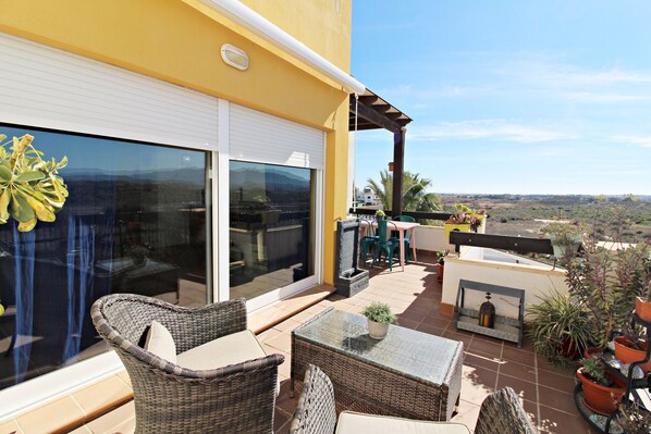 Outdoor dining - Lm 1 - Apartment with terrace and pool in Vera Playa (Vera playa)