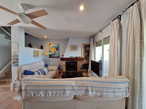 TV - PB 02- Beachfront holiday home (Vera playa)