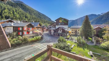 Family Studio, Balcony, Mountain View (Monterosa Cozy Apartment 200m From) | Mountain view