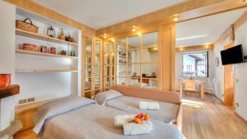 Family Studio, Mountain View (Monterosa Cozy Apartment 200m From) | 1 bedroom, free WiFi, bed sheets