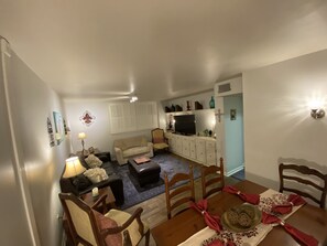 Smart-TV, DVD-Player, Stereoanlage