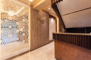 Quầy tiếp tân