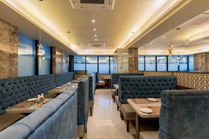 Restaurant - HOTEL OLTEN (Mumbai)