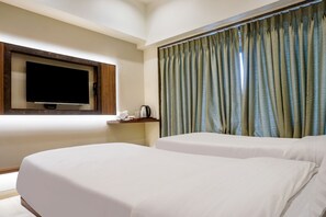 Egyptian cotton sheets, premium bedding, individually decorated - HOTEL OLTEN (Mumbai)