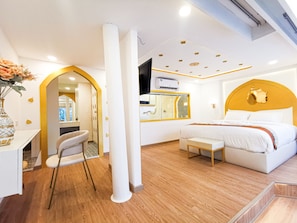 Bodhi leaves Junior suite | 高級寝具、ミニバーのアイテム (無料)、セーフティボックス (室内)、デスク