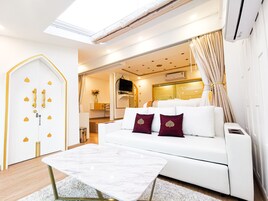 Ropa de cama de alta calidad y artículos del minibar gratis 