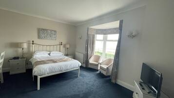 Desk, free WiFi, bed sheets