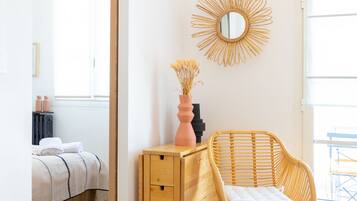 Apartment | Living area | Flat-screen TV