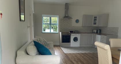 Lovely 2 bedroom cottage at base of Comeragh Mountains
