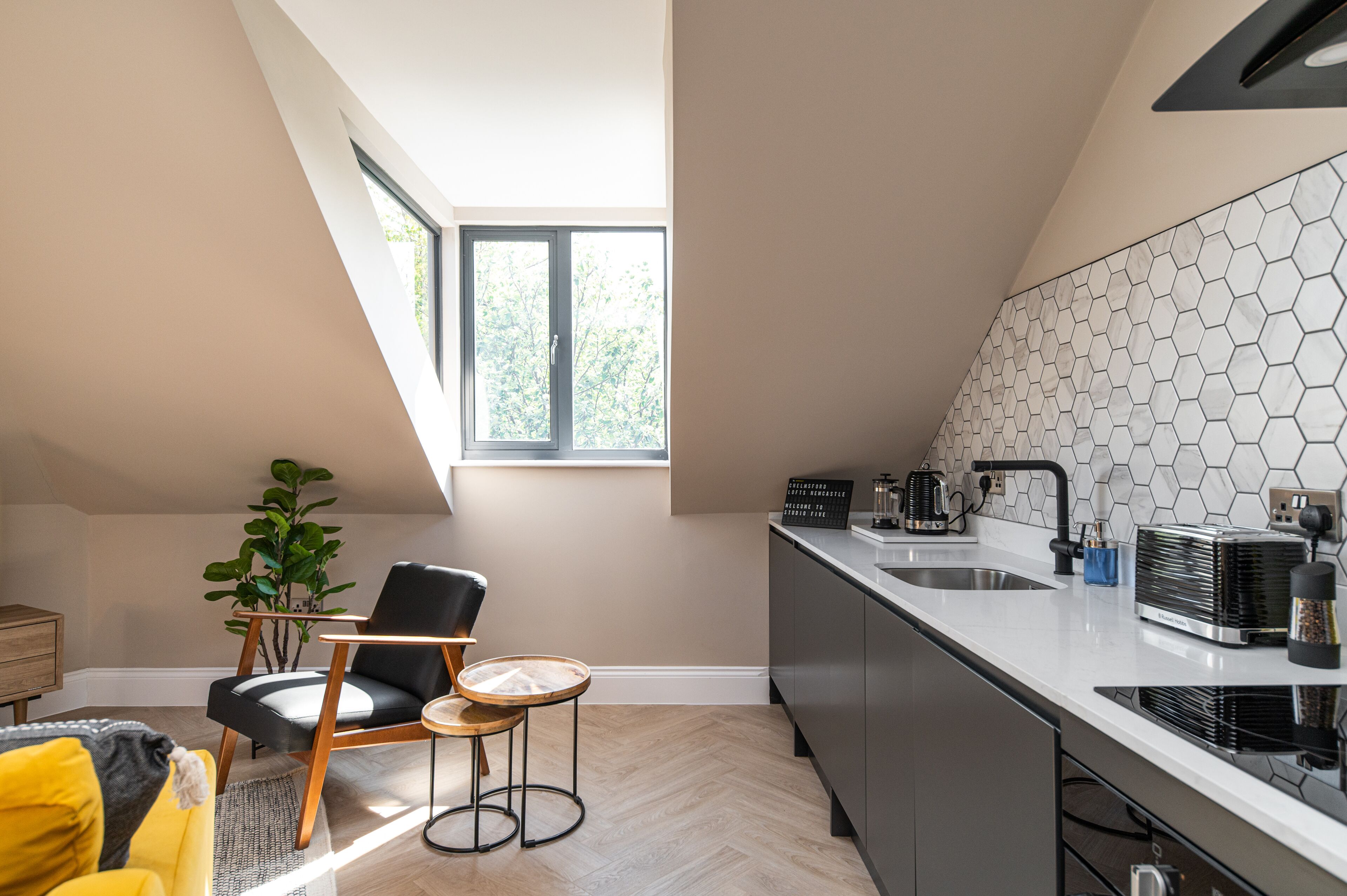 Loft 5 | Private kitchen | Full-sized fridge, microwave, oven, stovetop