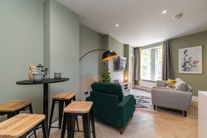 Loft 3 | Living area | 42-inch Smart TV with digital channels, TV, Netflix - Chelmsford Lofts (Newcastle-upon-Tyne)