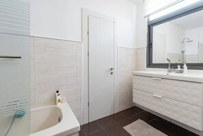 أحواض استحمام