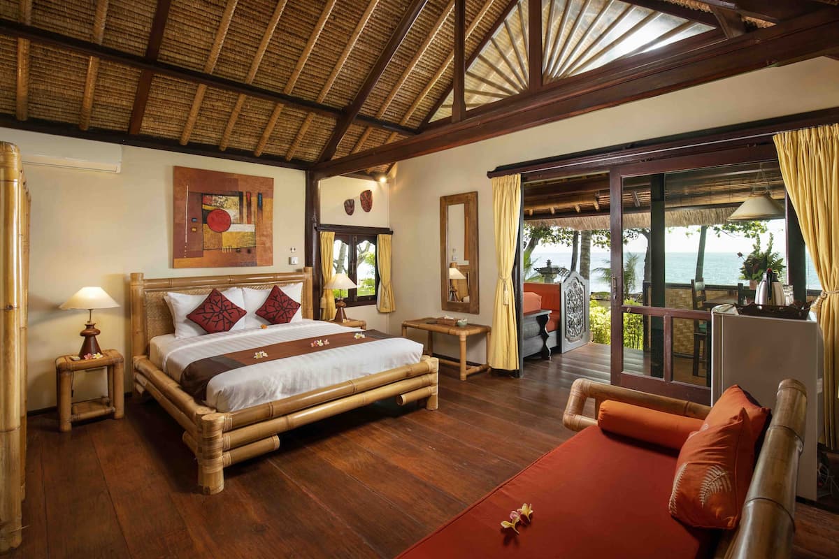 Deluxe Double Room | Premium bedding, minibar, in-room safe, blackout drapes