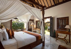Luxury Villa | Premium bedding, minibar, in-room safe, blackout drapes