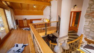 4 bedrooms, iron/ironing board, travel cot, free WiFi