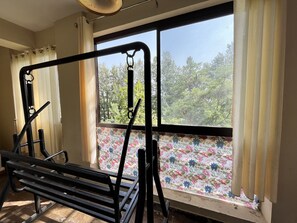 Fitness facility - 5 minutes to the theme park! Family-sized condo with game room & deck (Dehradun)