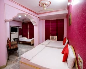 Family Quadruple Room | Free WiFi