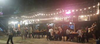 OYO 879  Lauriens Budget Hotel 2