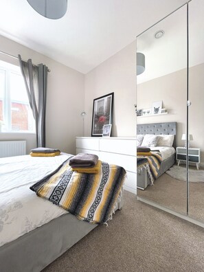 2 Schlafzimmer, Bügeleisen/Bügelbrett, Reisekinderbett, kostenloses WLAN