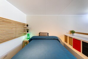 1 soverom, strykejern/-brett og sengetøy