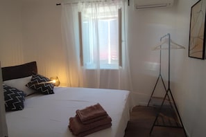 2 chambres, fer et planche Ă repasser, Wi-Fi gratuit, draps fournis