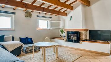 Télévision, cheminée