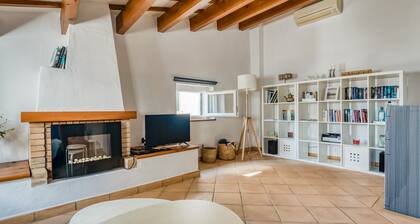 Holiday Home Casa Agnès in the historic centre with A/C & Wi-Fi