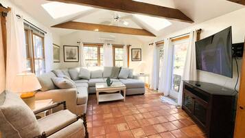 Smart TV, fireplace, offices