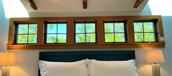 Private beach, hot tub, and dog friendly – The Keeper!