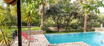 Holiday Villa 'La Jacaranda' with Pool, Terrace & Wi-Fi