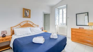 3 camere, ferro/asse da stiro, Wi-Fi gratuito, lenzuola