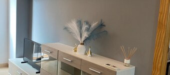 Appartement 'Piso Pozo Nuevo' près de la plage, avec balcon et climatisation.