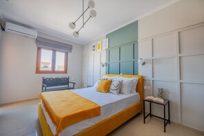 2 bedrooms, desk, iron/ironing board, travel cot