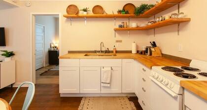 1 Bedroom Apartment, Queen Casper Mattress, Full Kitchen, Roku TV, Washer/Dryer with parking.