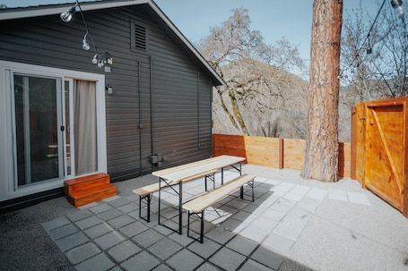 Outdoor dining. Located in a scenic area perfect for travelers along I-5. You are right by the Rogue River, offering stunning views and tranquility, yet conveniently positioned for easy travel access.