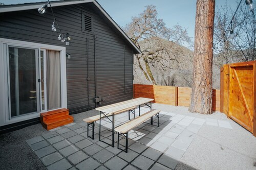 Located in a scenic area perfect for travelers along I-5. You are right by the Rogue River, offering stunning views and tranquility, yet conveniently positioned for easy travel access.