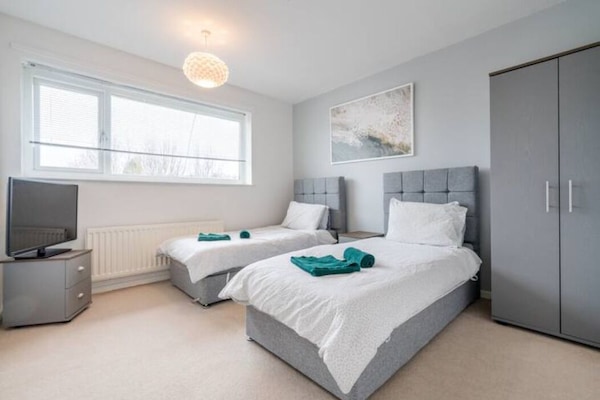 Standard House | 3 bedrooms, desk, laptop workspace, iron/ironing board