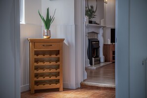 Reception - Ivy Cellar - 1 Bedroom Apartment - Tenby (Tenby)