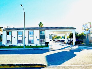 Façana frontal de l'allotjament