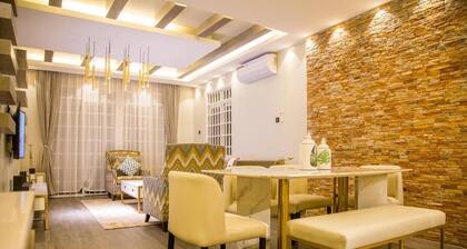 LUXE-3BEDROOM CONDO WITH LAKE AND GOLF COURSE VIEWS