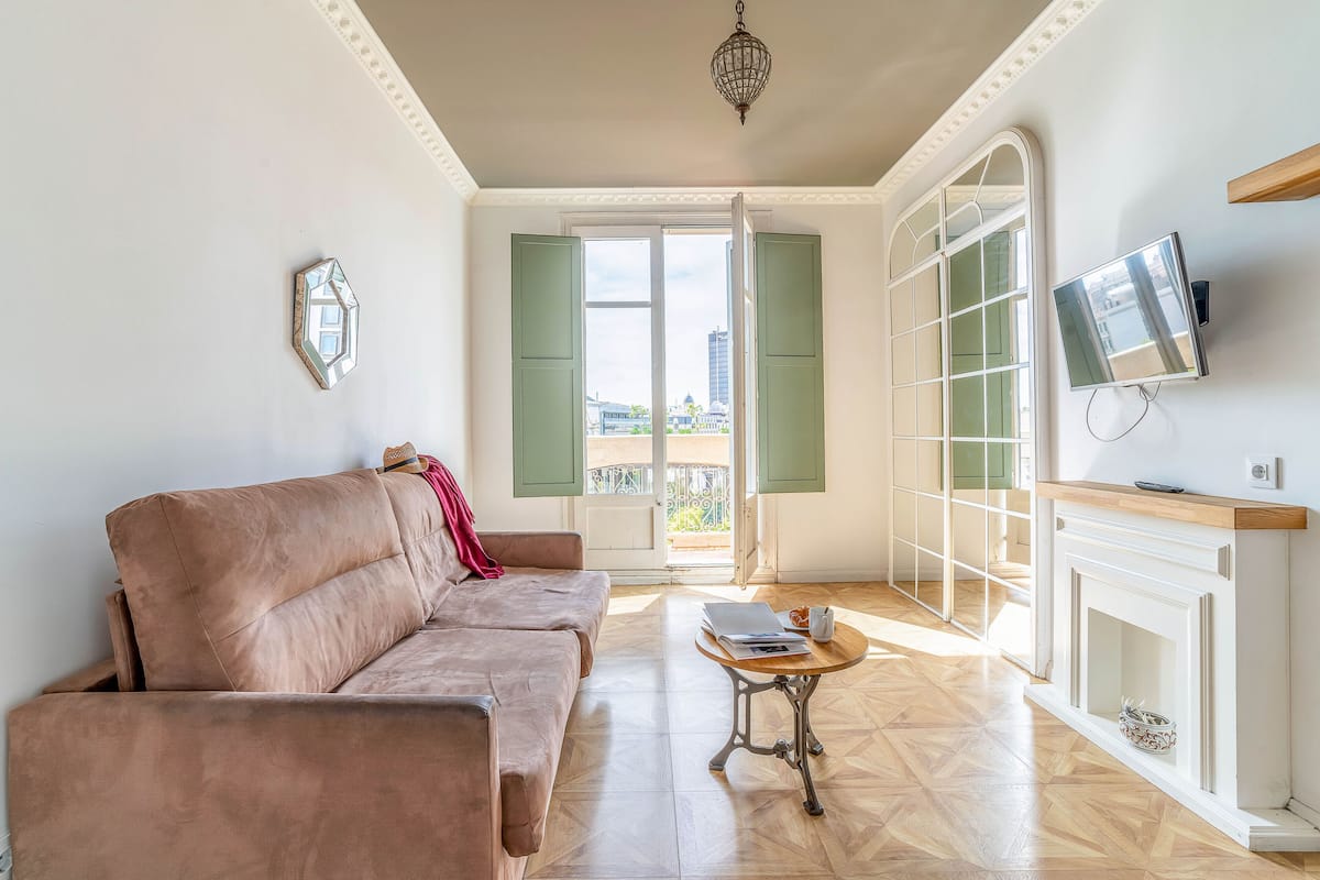 Gallery appartement | Woonruimte | Een flatscreentelevisie