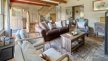 Smart TV, fireplace, video games, DVD player