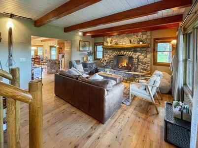 Stunning Cabin on 27 Forested Acres- w/ Hot Tub