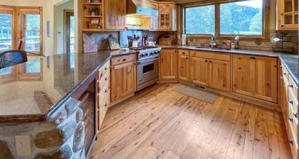 Stunning Cabin on 27 Forested Acres- w/ Hot Tub