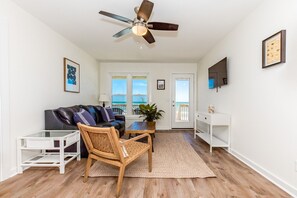 Smart TV - Beach Barn Lower - Lovely 3BR Lower Unit on the Oceanfront (Surf City)