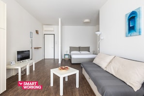 1 slaapkamer, een strijkplank/strijkijzer, gratis wifi, beddengoed
