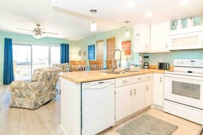 冰箱、微波炉、烤箱、洗碗机