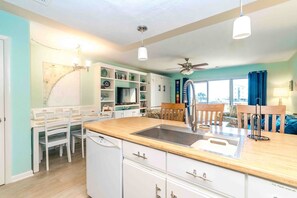 冰箱、微波炉、烤箱、洗碗机